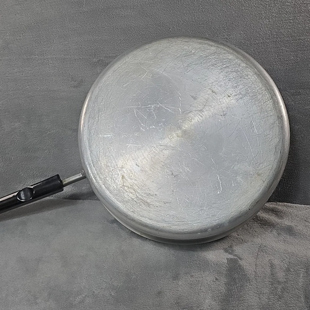 Vintage T-Fal Long Handle Aluminum Pot With Lid Made In‎ France 10 Inch